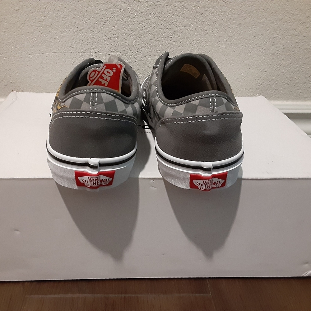 Vans - Picture 3 of 4